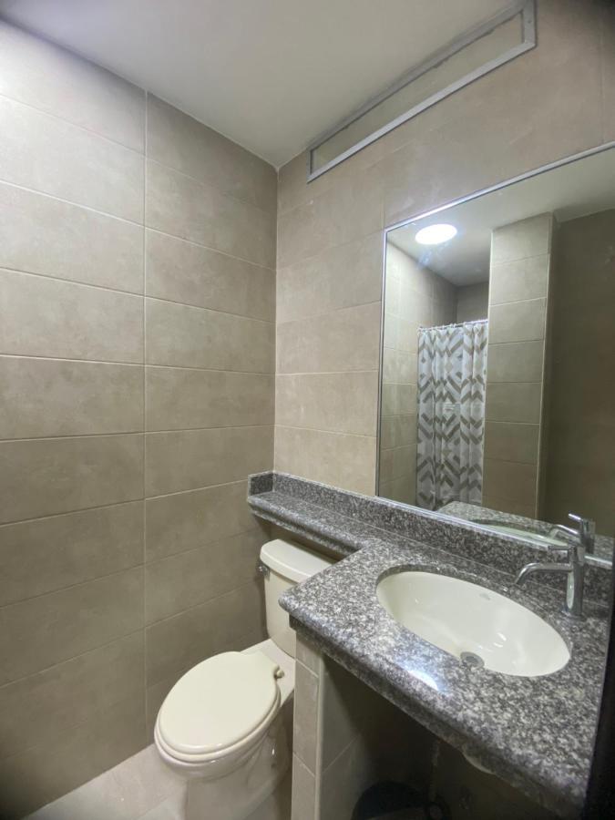 White House Apartment กวายากิล ภายนอก รูปภาพ